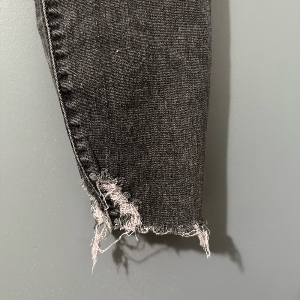 Universal Thread Black Distressed Jeans - Picture 5 of 5